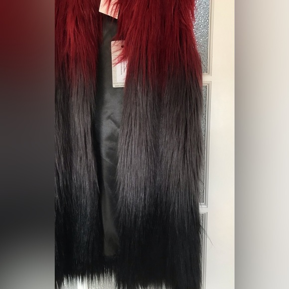 Unreal Faux Fur Vest - Picture 5 of 5